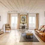 De Charm Distinctif Sejour Elegant Dans Le Marais Branche