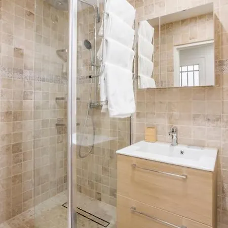 Apartment De Charm Distinctif Sejour Elegant Dans Le Marais Branche *