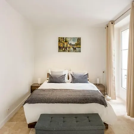 Apartment De Charm Distinctif Sejour Elegant Dans Le Marais Branche